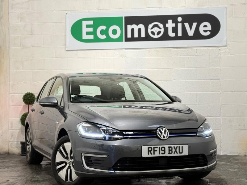 2019 2019 Volkswagen e-Golf 35.8kWh e-Golf Auto 5dr £9,995 47 photo